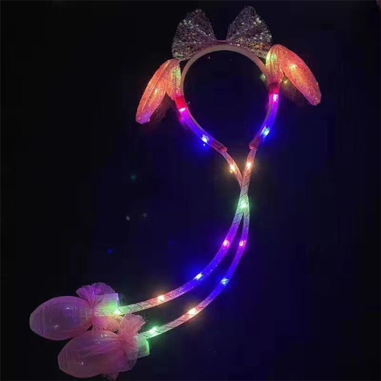 The cute rabbit headband and hairband of Douyin's style, the rabbit-shaped hair clip that moves when pinched, and the popular rabbit ear hairband Application Scenario