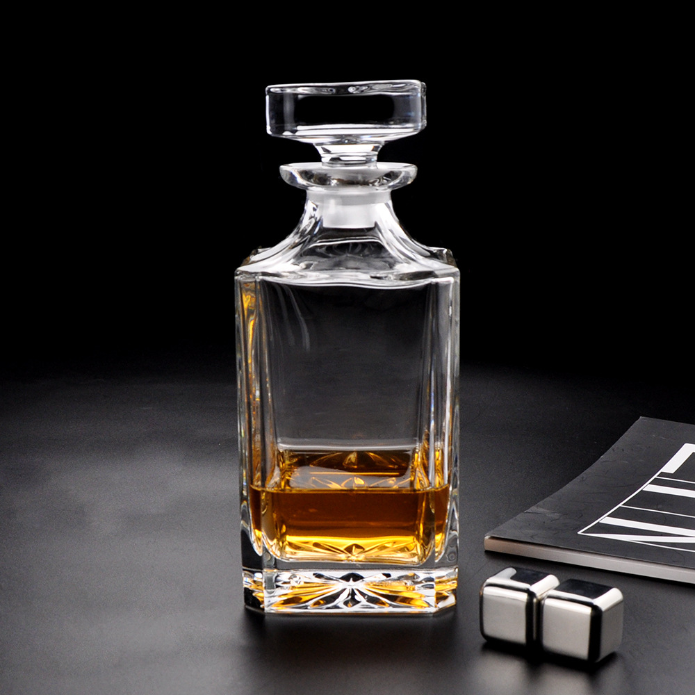 750Ml Decorated Crystal Glass Empty Wine Bottles Thickened Whiskey Wine Bottles details Picture