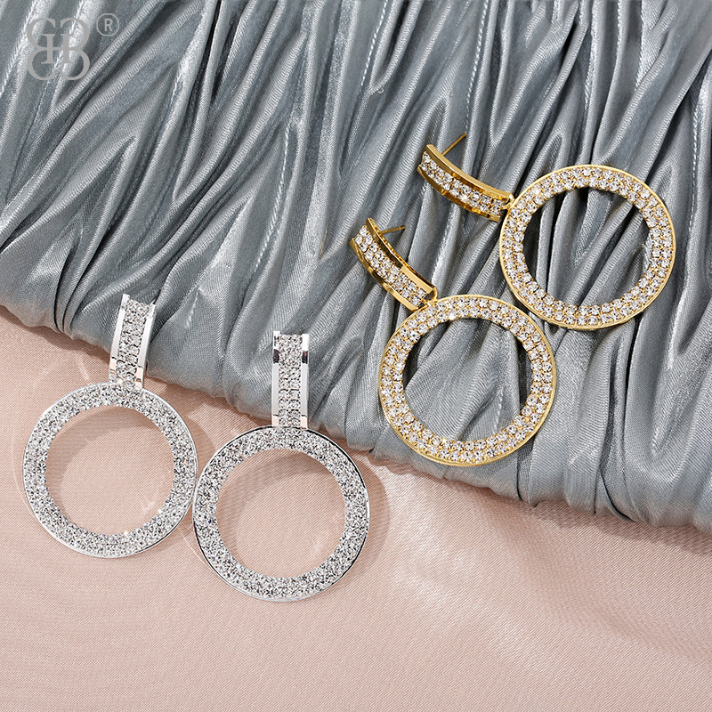 Earrings Manufacturers Wholesale Copper Rhinestones Female Korean Creative Circle Earrings Simple Earrings Simple Fashion Earrings Application Scenario