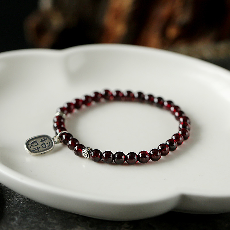 Natural garnet bracelet single-circle ladies' simple S925 silver jewelry gift, fresh and elegant details Picture