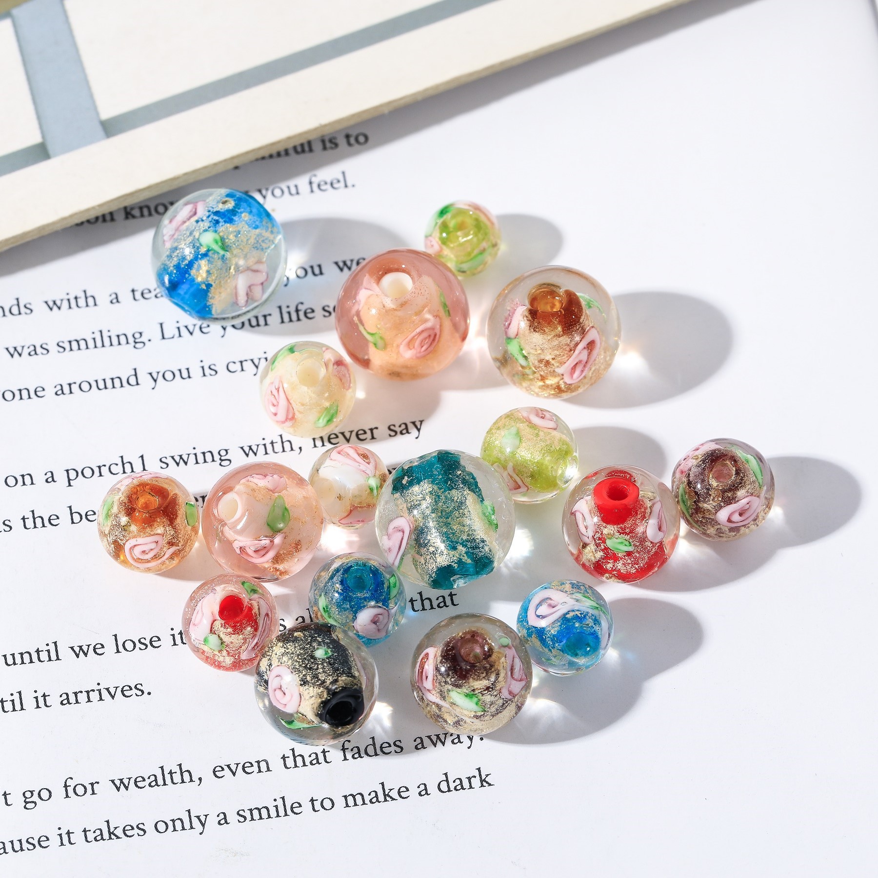 Hanyu Yuan Japanese-style gold powder rose flower round Beads diy jewelry accessories, string beads, handcrafted glass gold foil loose beads details Picture