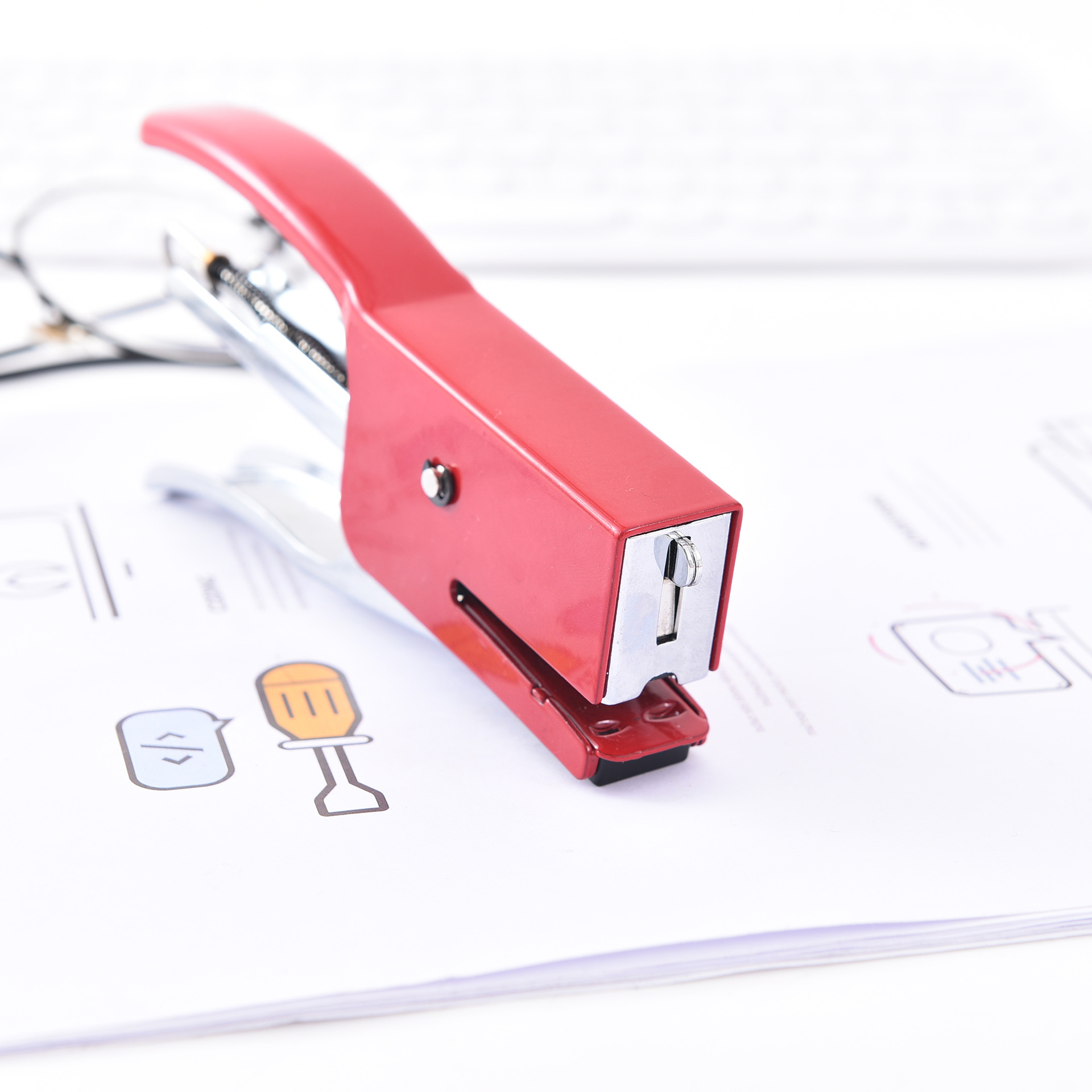 Factory direct supply cross-border exclusive 0210 metal hand-held stapler, metal multi-functional labor-saving type, factory dedicated Specification image