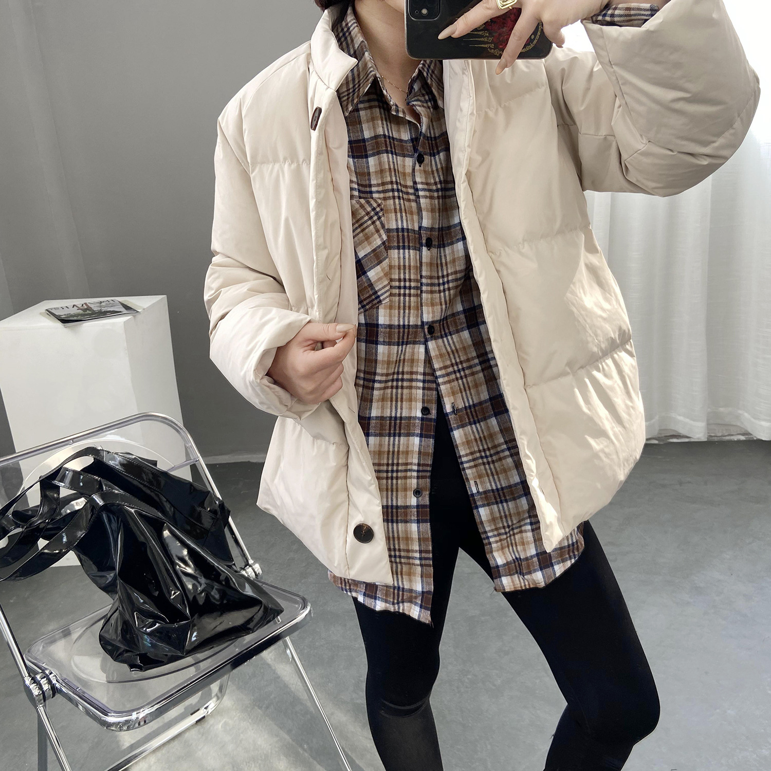 白鸭绒羽绒服产品图