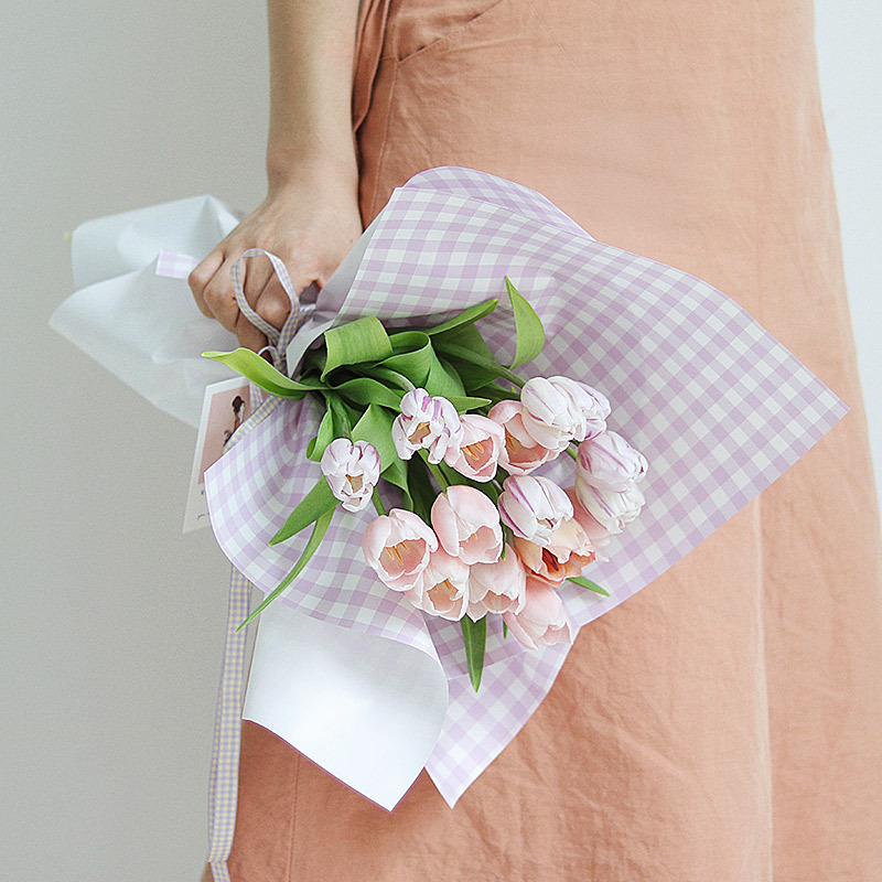 Flower packaging retro plaid wrapping paper small fresh bouquet package floral paper florist summer plaid waterproof Ouya paper details Picture
