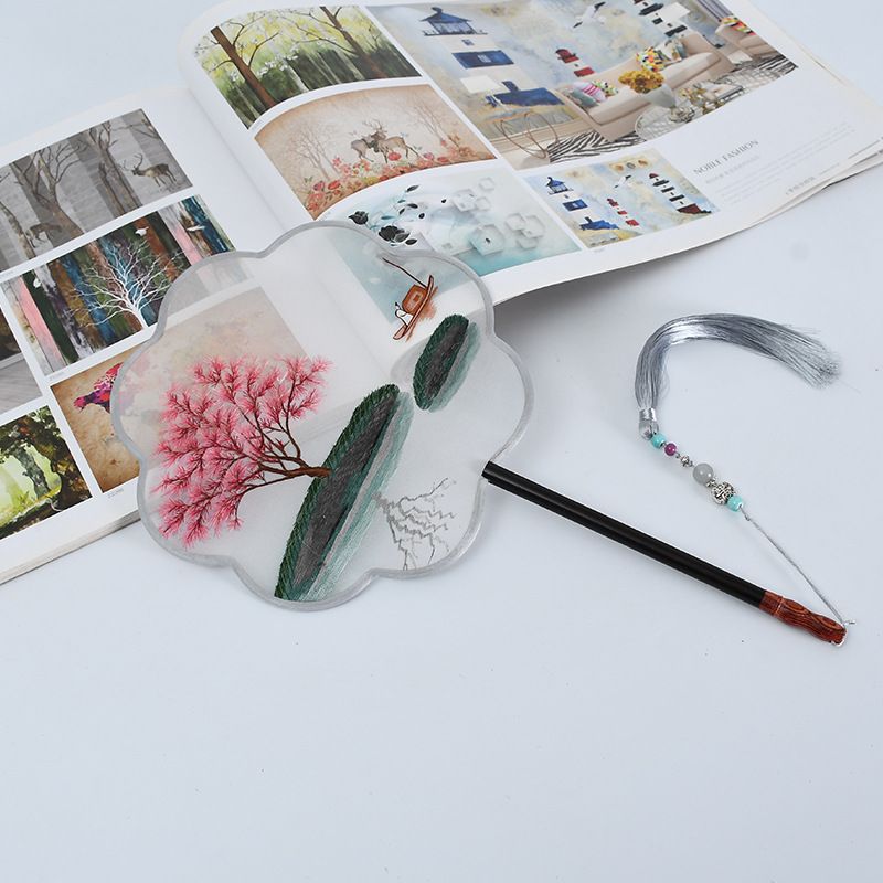 Hand Suzhou Embroidery Palace Fan Pure Silk Embroidery Palace Fan Crafts Fan Group Fan Intangible Cultural Heritage Hand Embroidery Su Fan Wholesale Application Scenario