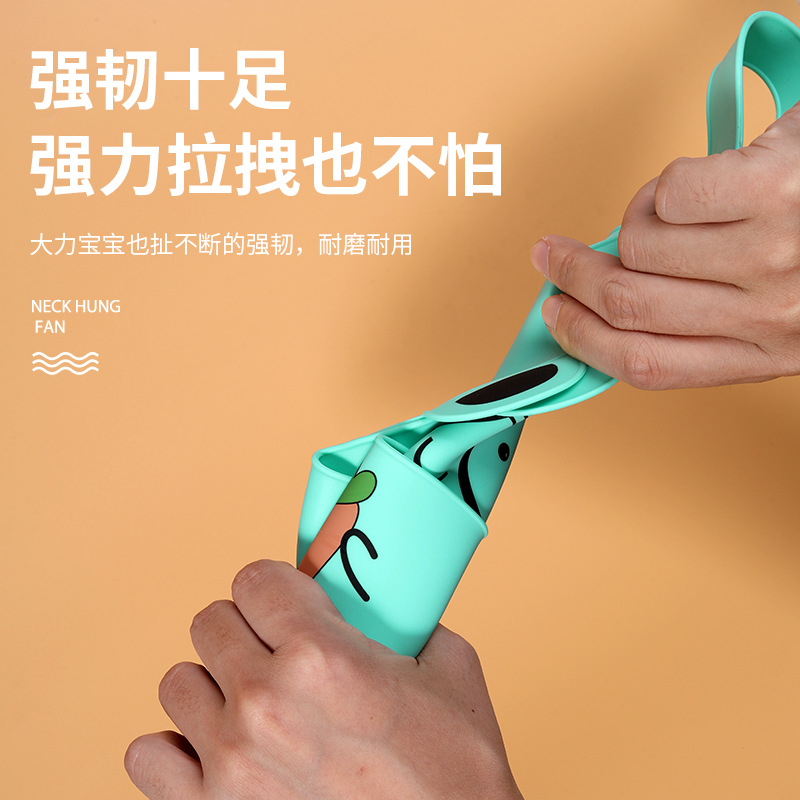 Baby silicone rice bag, waterproof and no-wash baby three-dimensional bib, children's large saliva bag, adjustable rice bag Application Scenario