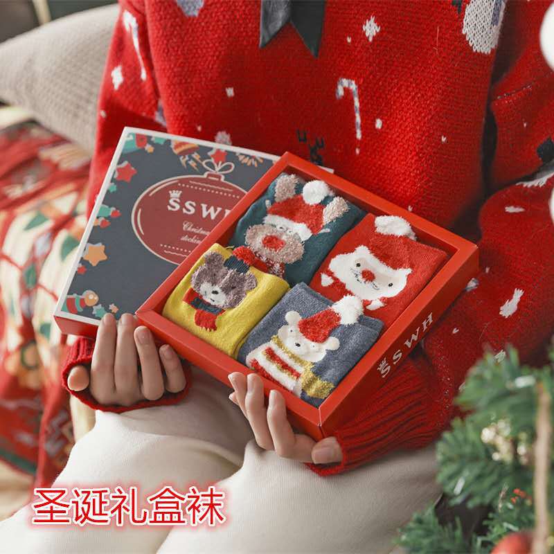 跨境新品圣诞袜子礼盒卡通可爱中筒袜子女棉袜盒装红色圣诞袜批发