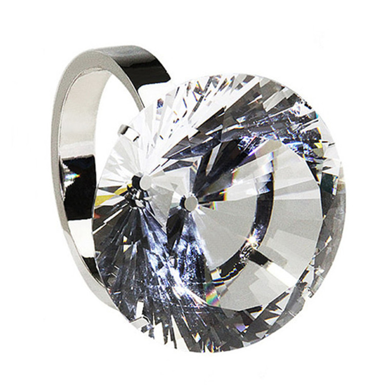 Crystal Large Diamond Ring Diamond Crystal Large Ring Wedding Proposal Props Hotel Supplies Diamond Napkin Ring Cheung Yu Crystal Application Scenario