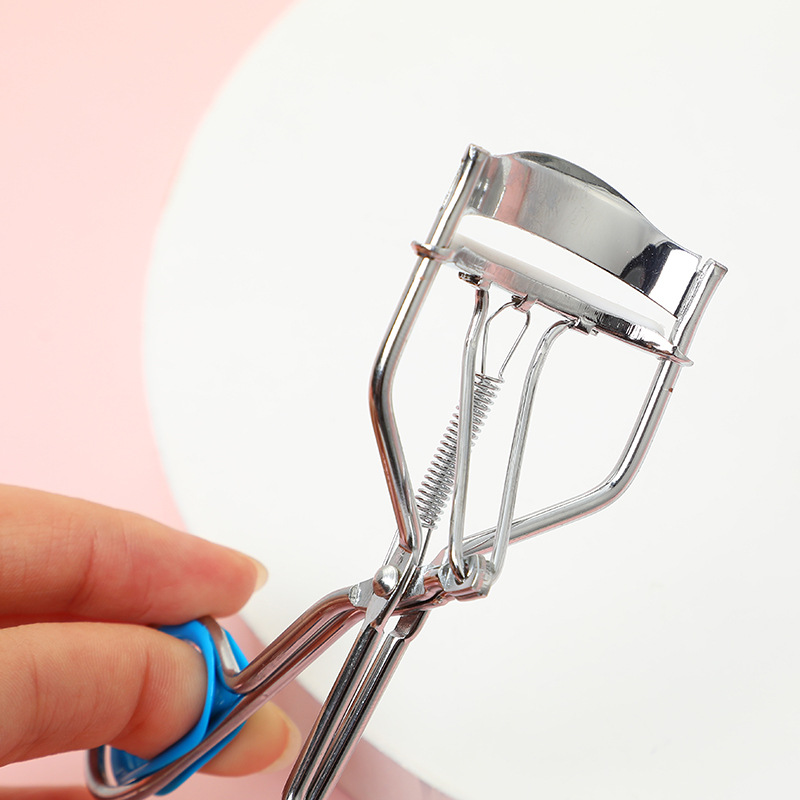 Eyelash curler, long-lasting curling, stainless steel rubber pad, mini eyelash assistant, beginner's beauty makeup tool Specification image