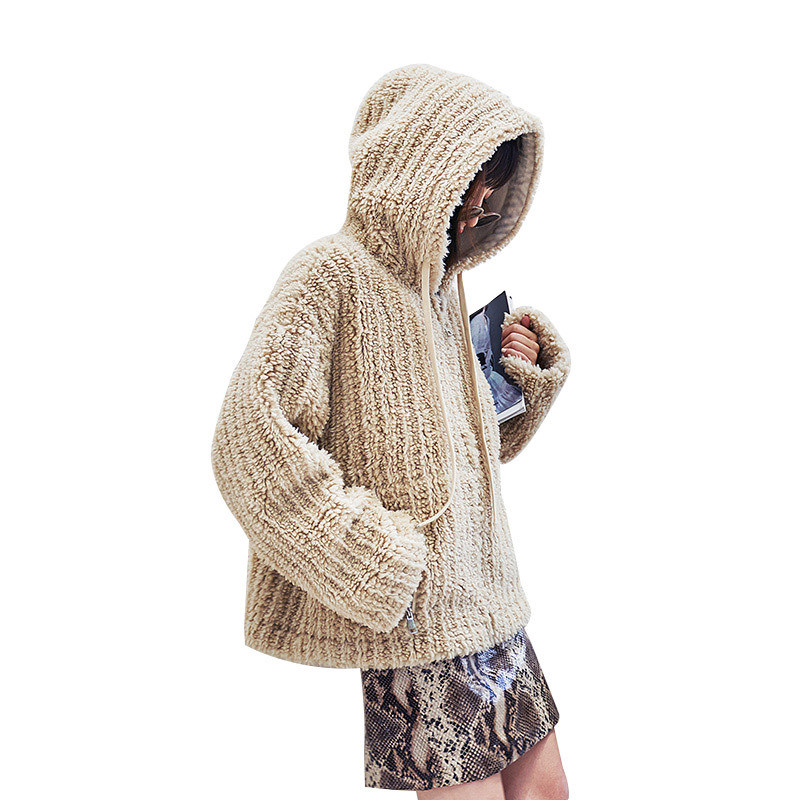 A unique winter coat with thickened fleece for women, imitating lambskin Item Picture