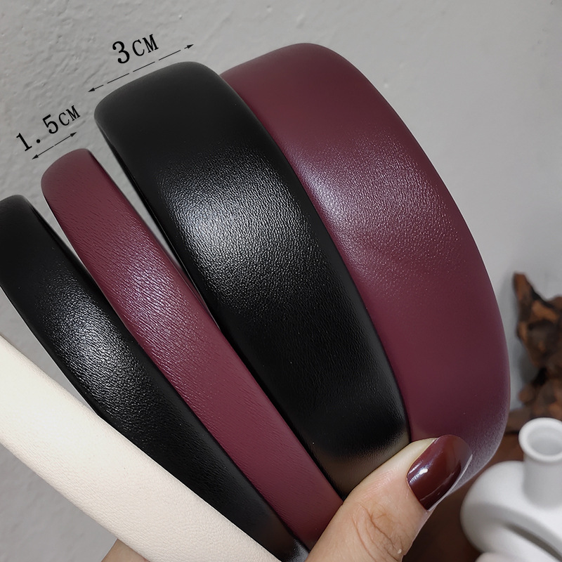 Korean Hair Band Texture Leather Retro Hair Card Europe And The United States Network Red Ins Fashion French Gentle Girl Head Band Application Scenario