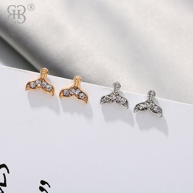 饰品/耳饰/耳钉/珍珠耳钉/无骨耳环产品图