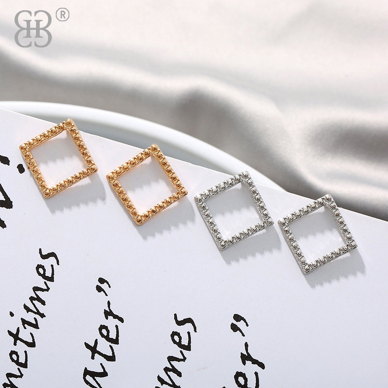 Wholesale Geometric Alloy Stud Earrings Simple Fashion Temperament Earrings Small Girl Personality Jewelry Manufacturers Direct Supply details Picture