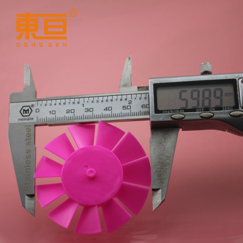 滑轮小轮子/平底万向滑轮/钢格网/滑轮鞋/工业脚轮白底实物图