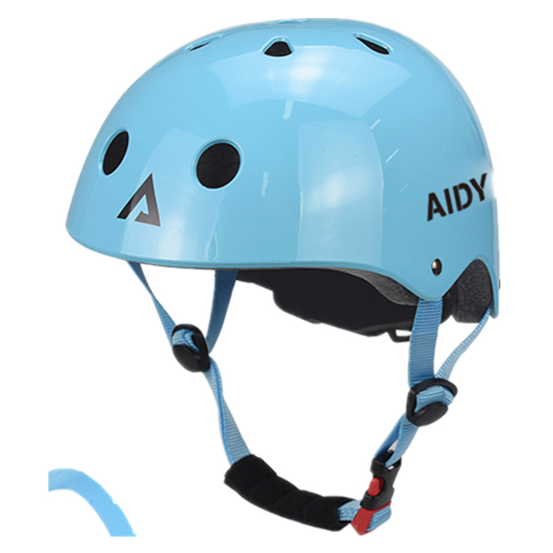 升级版儿童平衡车轮滑头盔溜冰街舞梅花盔源头厂家批发零售