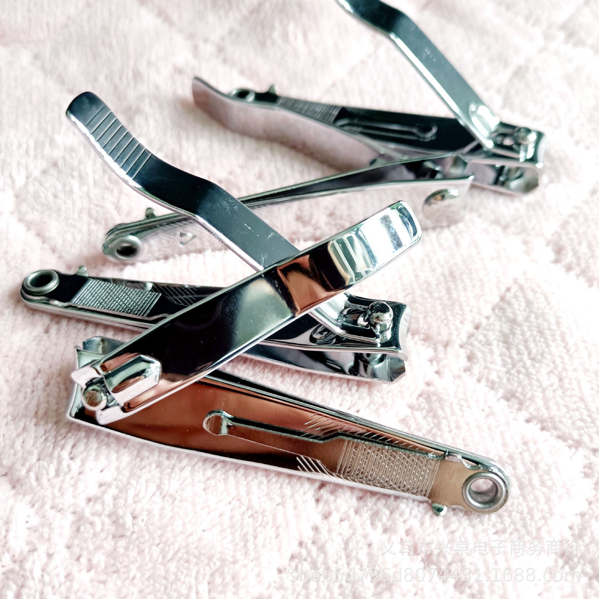 618H Large nail clippers with ear spoons, nail clippers, large metal nail clippers, portable Specification image