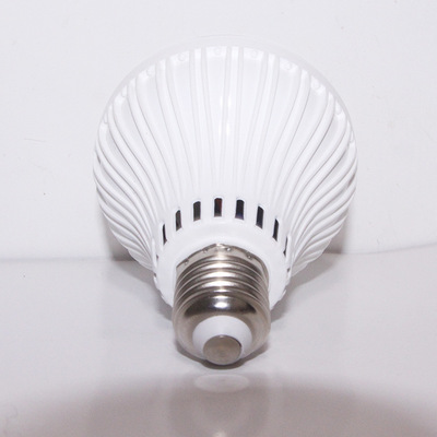Bluetooth music bulb led seven-color RGB Bluetooth audio bulb remote control music bulb via smartphone APP Specification image