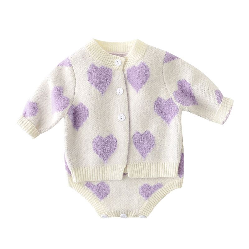 A two-piece set of Korean-style baby girl's heart-shaped jacquard coat with shoulder straps and triangular crawling fur coat is soft Item Picture