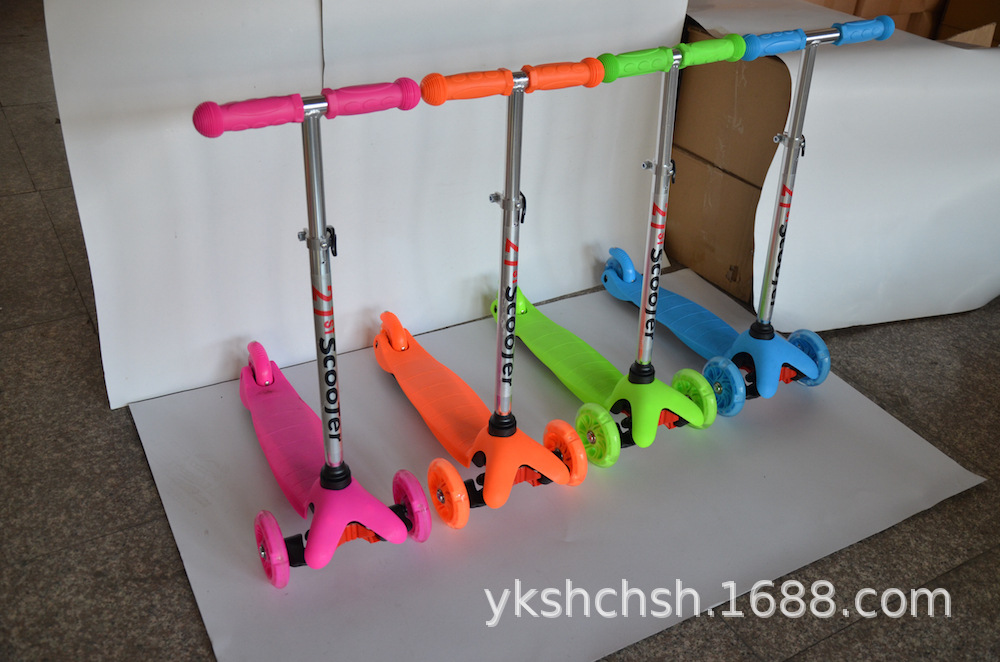 米高车儿童滑板车3-8岁适合玩具