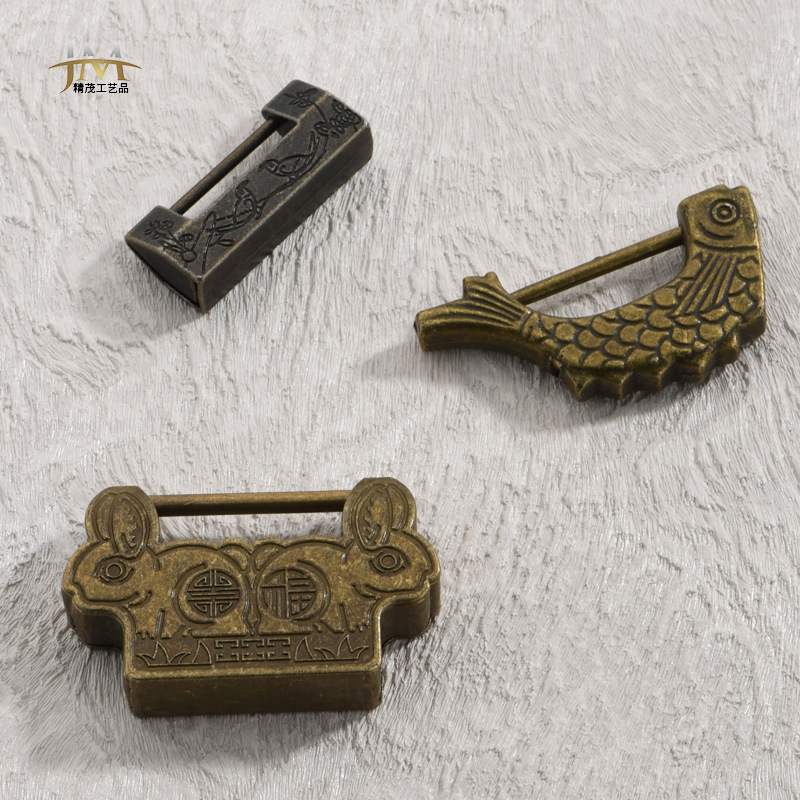 11 mini antique-style small lock heads, Chinese-style aged box padlocks, retro copper locks, and old-fashioned ancient key locks details Picture