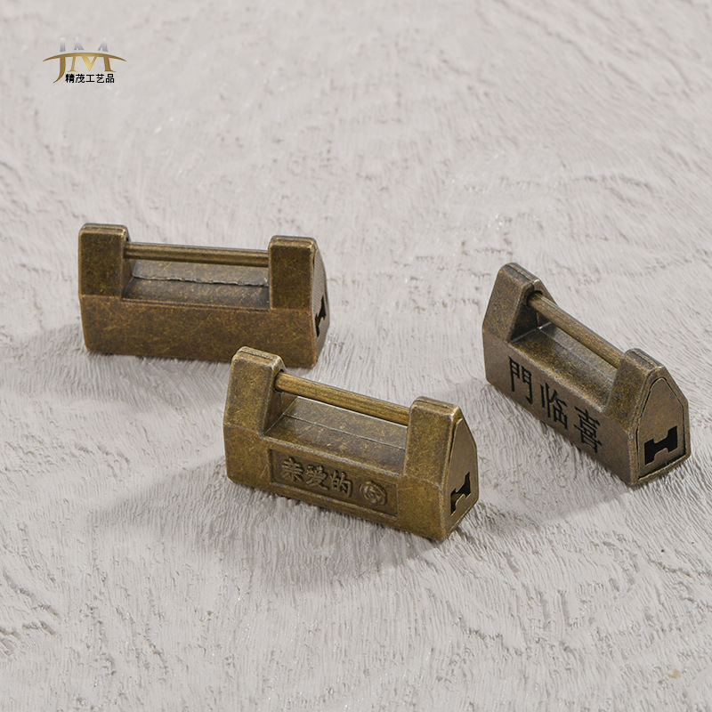 11 mini antique-style small lock heads, Chinese-style aged box padlocks, retro copper locks, and old-fashioned ancient key locks Application Scenario