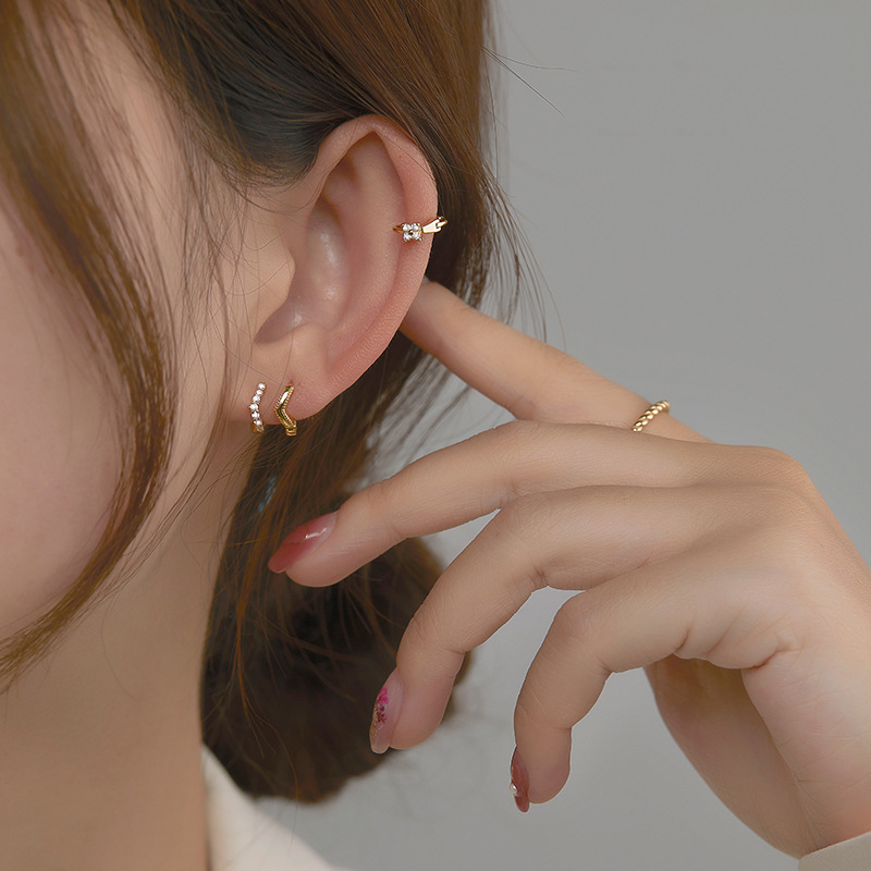 Simple ear buckles, pure silver ear bone studs, women's ear rings, small ear bone rings, design sense, ear bone ring earrings, new style in 2024, trendy Specification image