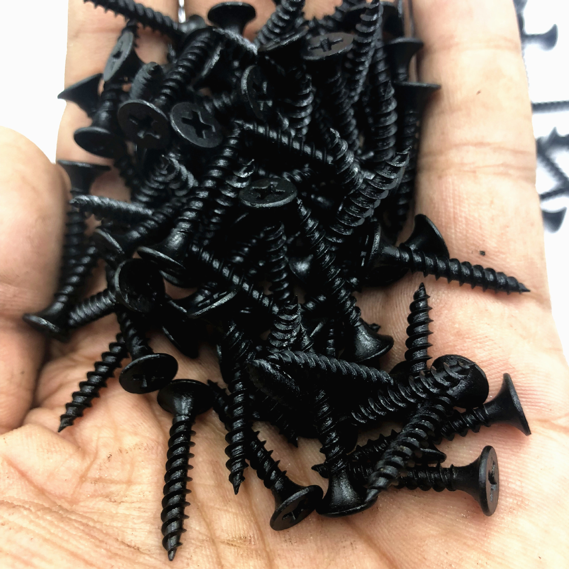 Factory wholesale high-strength dry-wall nails, countersunk cross-groove self-tapping gypsum board screws, woodworking screws, black quick screws Specification image