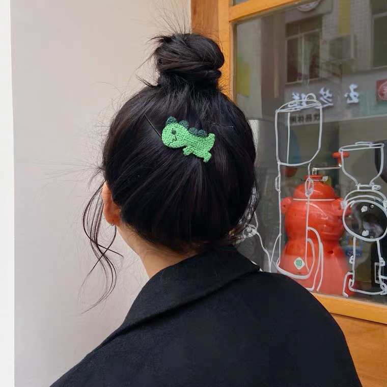 Ins Wind Girl Heart Autumn And Winter New Dinosaur Cartoon Creative Knitted Wool Edge Clip Cute Hairpin Headwear Specification drawing