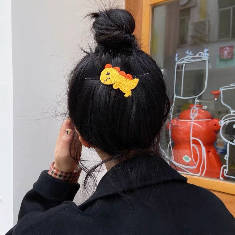 Ins Wind Girl Heart Autumn And Winter New Dinosaur Cartoon Creative Knitted Wool Edge Clip Cute Hairpin Headwear Application Scenario