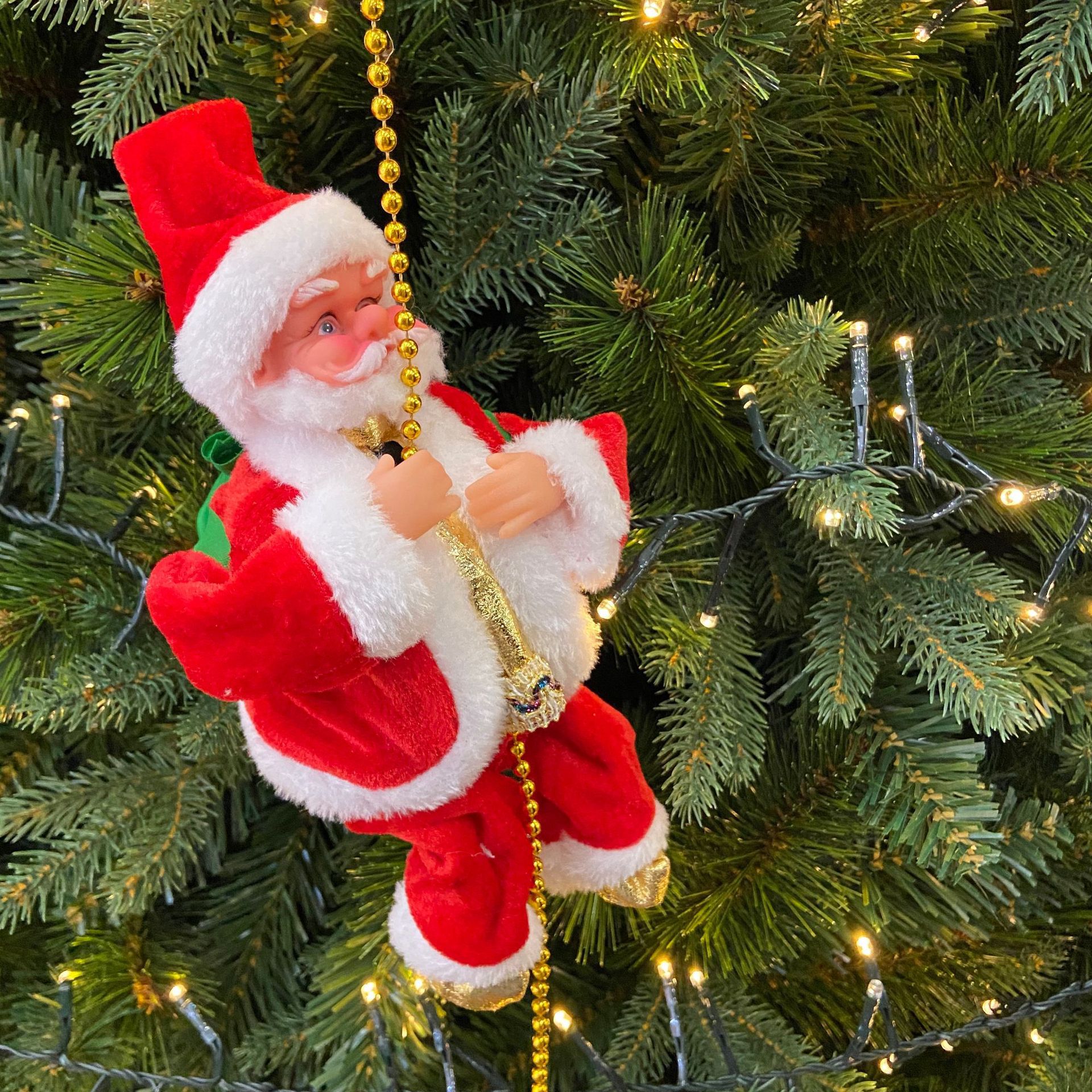 Cross-border best-selling electric Santa Claus climbing stairs, electric ladders, and Christmas toys Application Scenario