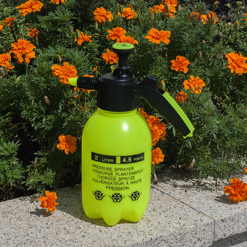 The 2L pneumatic sprayer is a handy tool for spraying hand-pressed flowers, disinfecting water bottles, and disinfecting garden plastic kettles Specification image