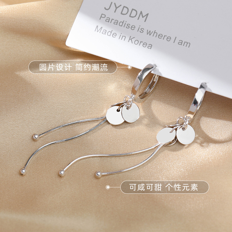 s925 sterling silver round tassel ear buckles are versatile and fashionable earrings. They are long, elegant, fashionable and high-end, with a cold style details Picture