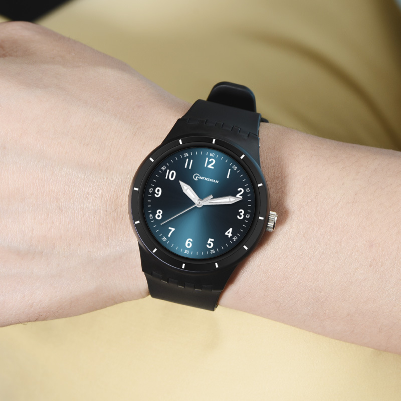 The Mingrui Korean version student and youth electronic watch is simple and versatile. The luminous electronic watch can be customized with a modified logo and label Application Scenario