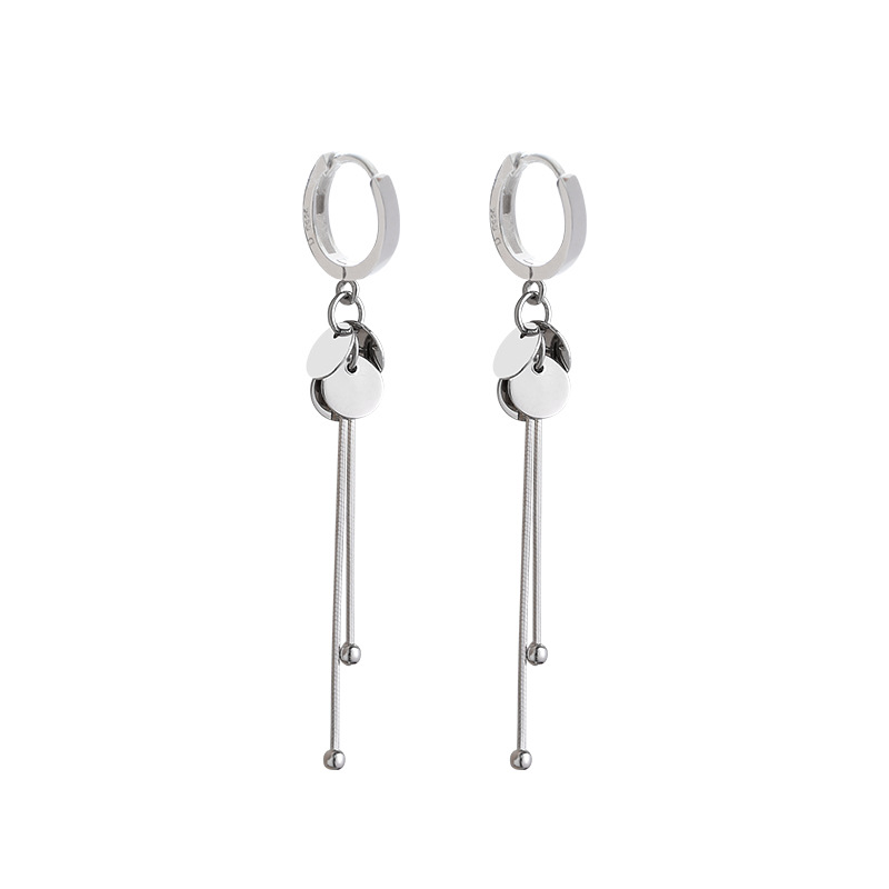 s925 sterling silver round tassel ear buckles are versatile and fashionable earrings. They are long, elegant, fashionable and high-end, with a cold style Item Picture