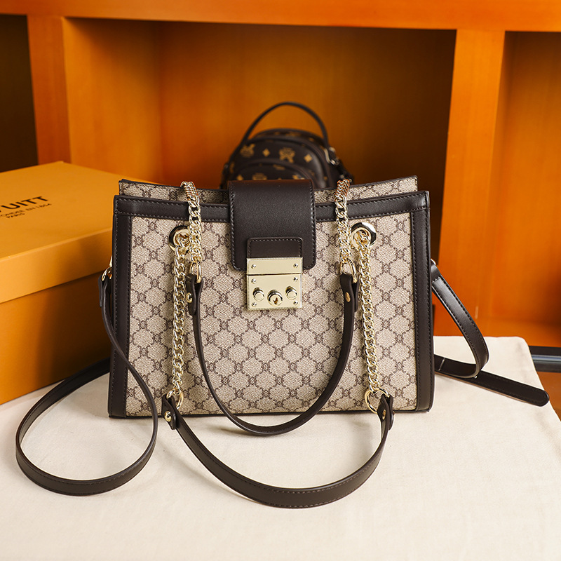 Hong Kong Purchasing Women's Bag 2023 New Leather Women's Bag Chain Underarm Bag Female Brand Authentic Atmosphere Large Capacity details Picture