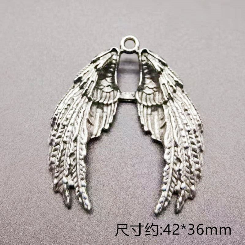 Niche design angel Devil wings dark necklace, trendy men and women, street Instagram couple hip-hop pendant accessories