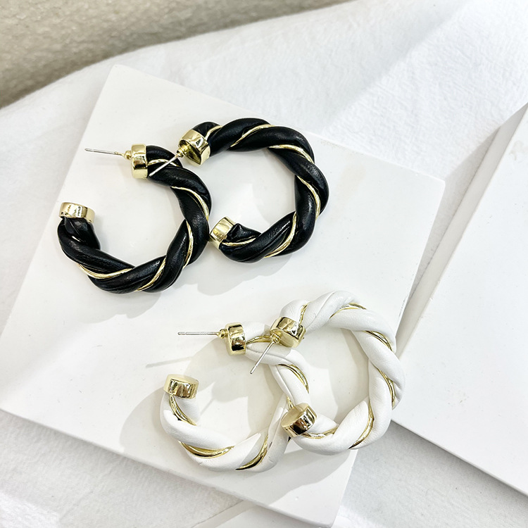 Manufacturer's French retro stud earrings, leather twist metal spliced C-shaped earrings, twisted earrings, European and American style earrings Specification image