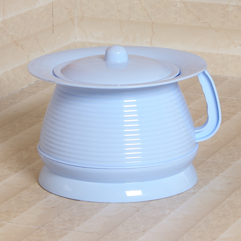 Low-price wholesale of baby spittoons, covered urinals, children's plastic thickened potty bowls and toilet seats details Picture