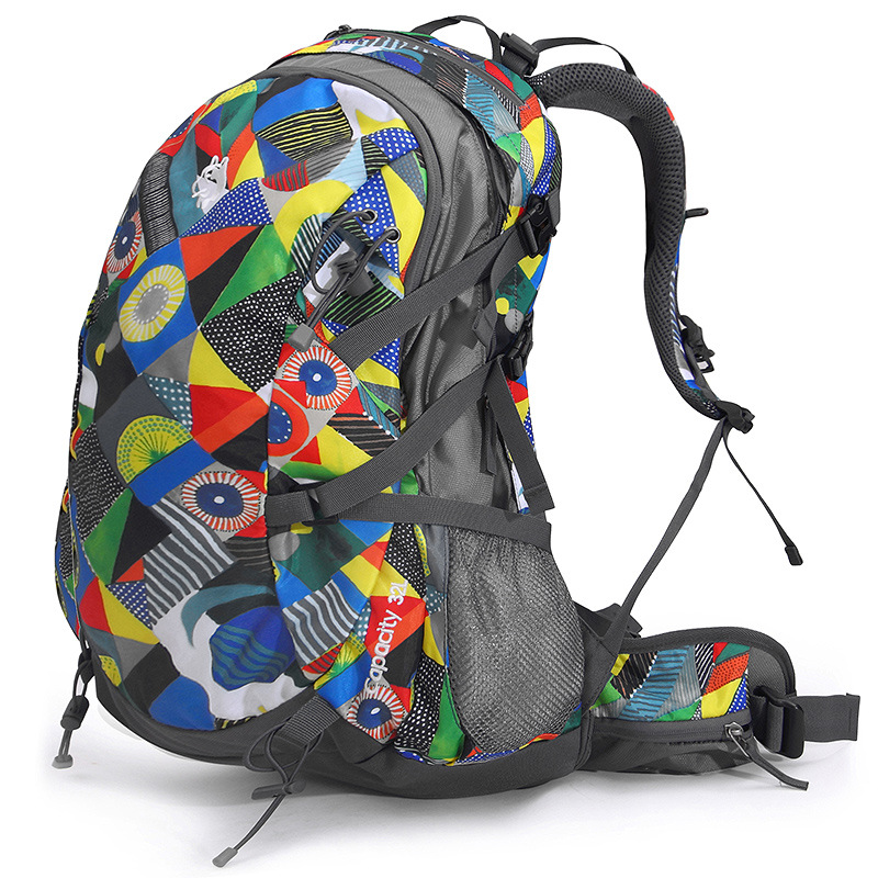 Jungle King Outdoor Hiking Bag Backpack Hiking Bag Camping Camping Backpack 32L Application Scenario