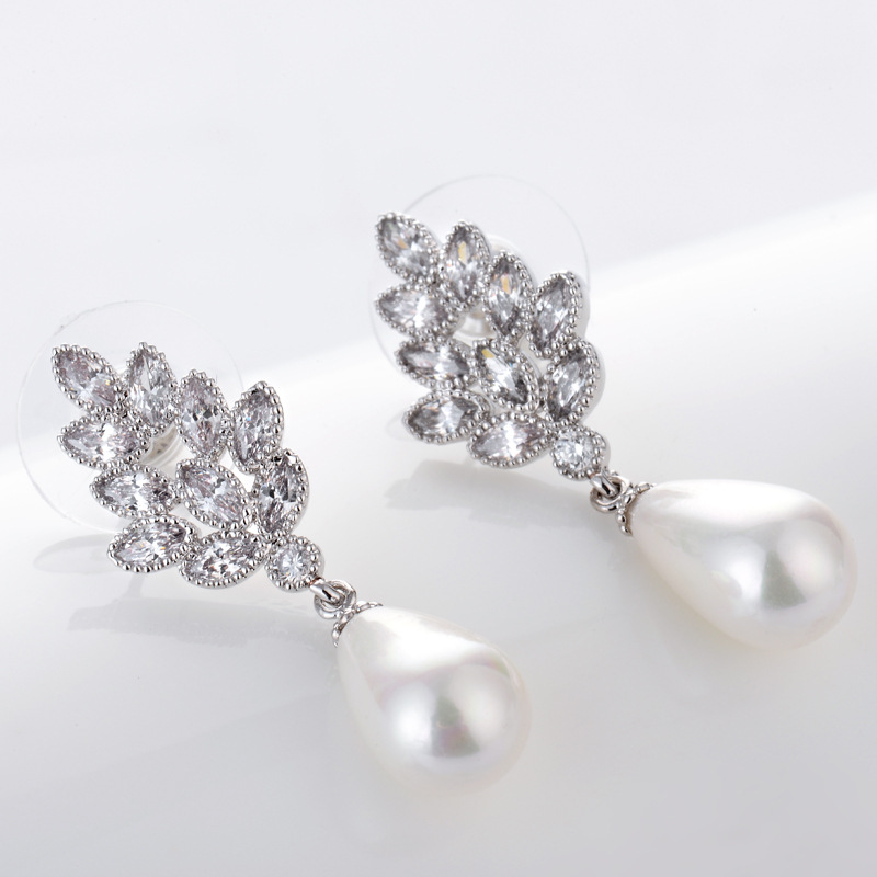 韩版休闲新款/珍珠耳环/锆石耳环/宝石耳环/流苏耳环/耳环/耳环女/时尚耳环/休闲耳环/耳饰细节图