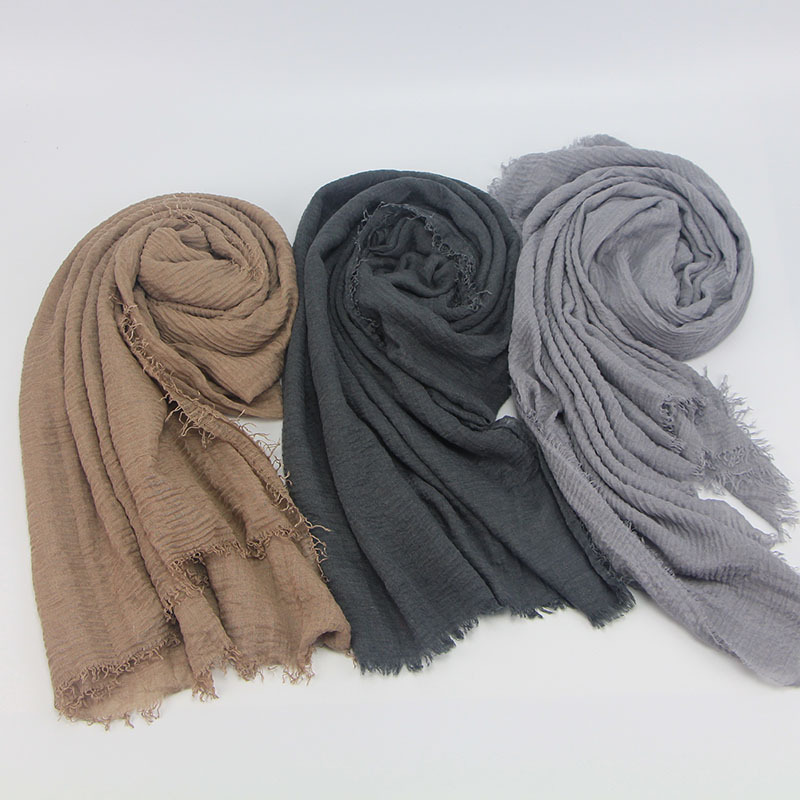 Solid Color Imitation Cotton And Linen Scarf Middle East Scarf Crepe Scarf Wholesale Application Scenario