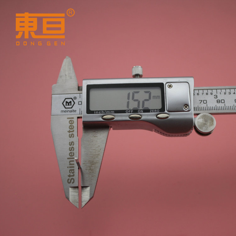 H1.5*37 double-mesh embossed axle, iron axle, hardware axle, toy axle, both ends are embossed with mesh patterns and the surface is galvanized Item Picture