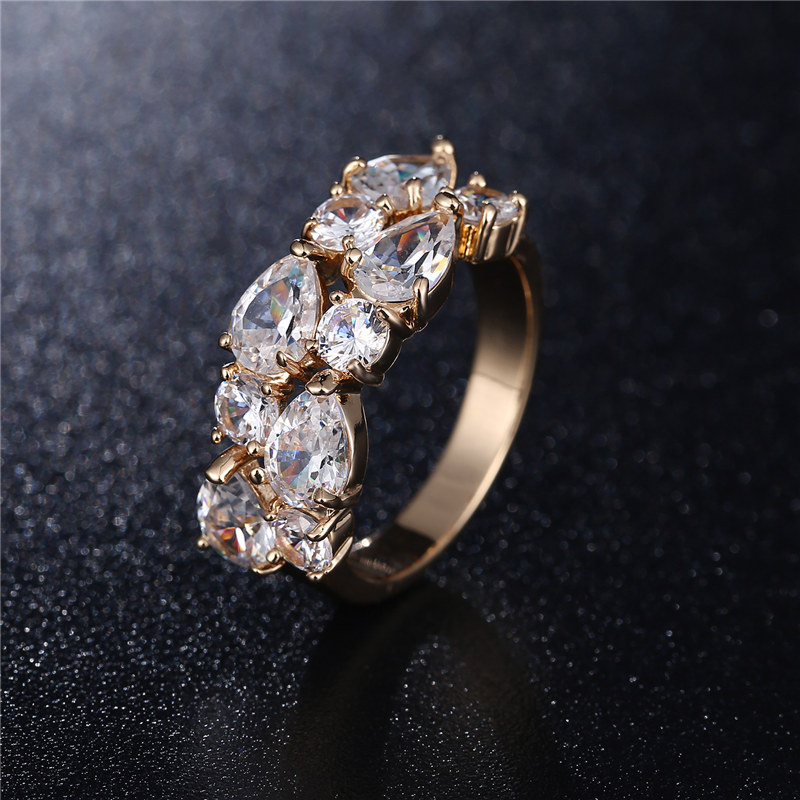 Wholesale of European and American fashionable colored crystal rings, Mona Lisa AAA zircon rings, rose gold rings and other accessories Application Scenario