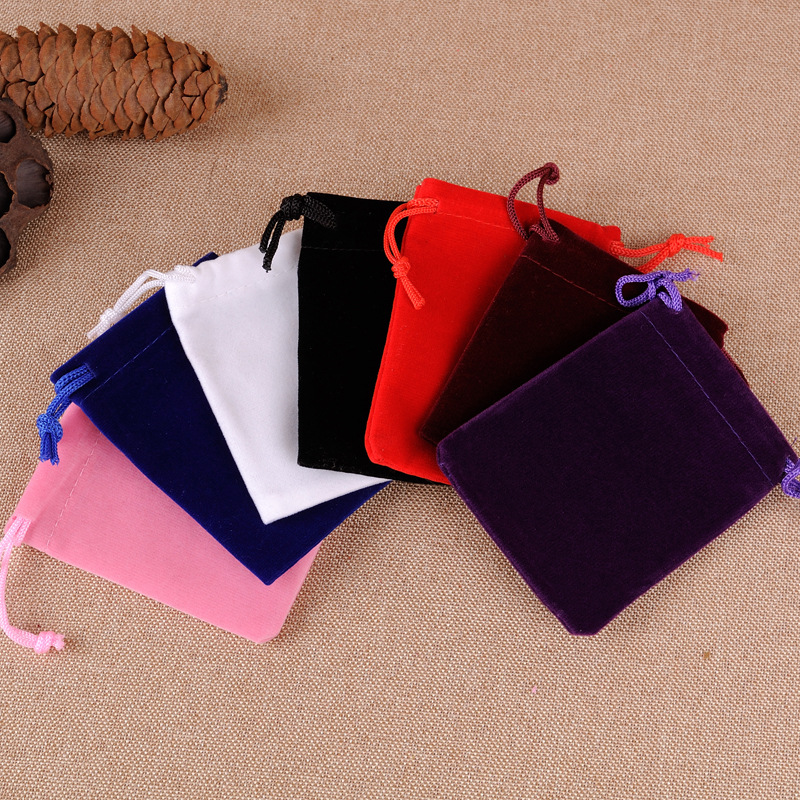 Wholesale black jewelry bags, jewelry and cosmetics storage velvet drawstring bags, earphone and power bank velvet bags Specification image