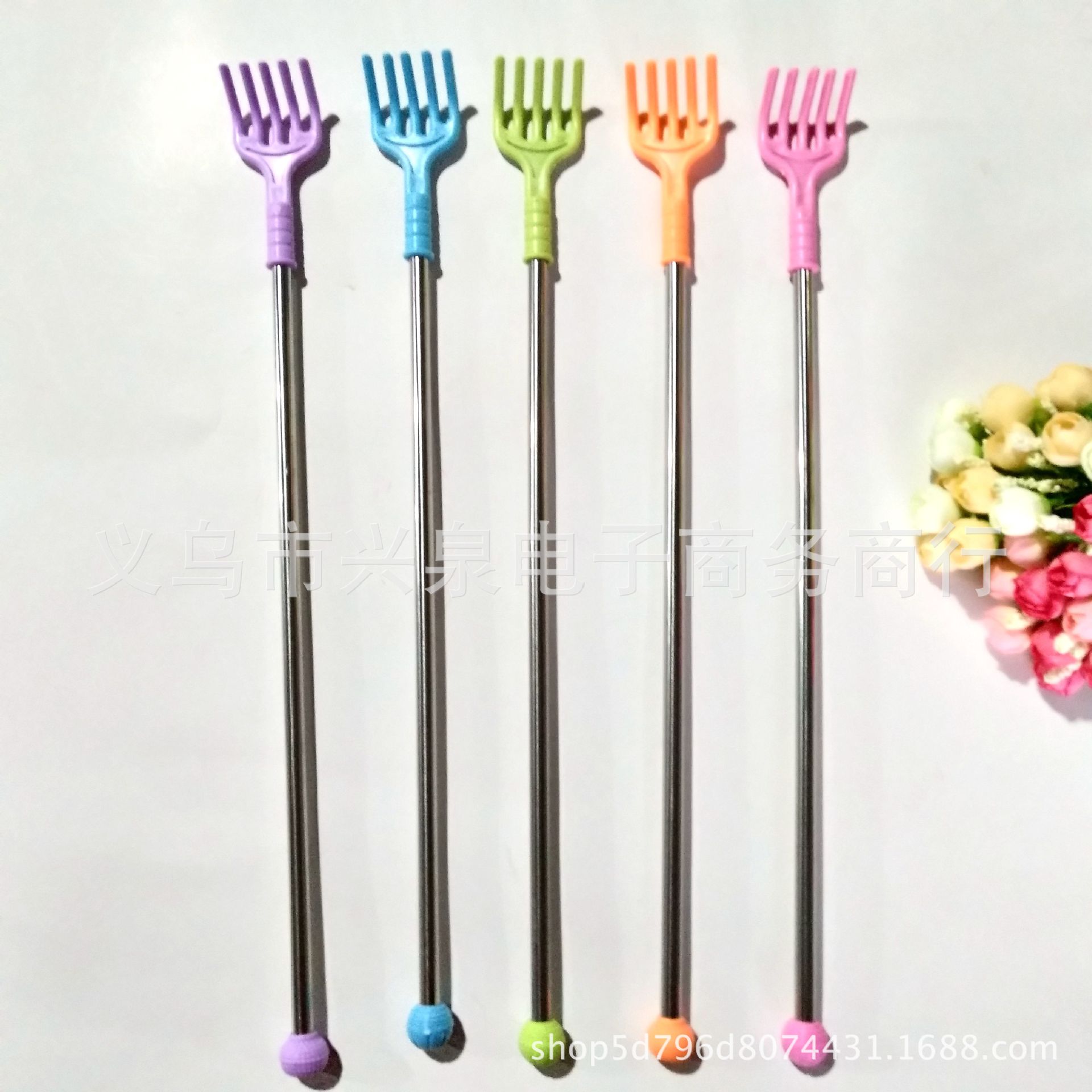 【 Zone 2-8 】【 Round Steel Pipe Itch Raker 】500 yuan per box, factory direct supply. Non-metal itch raker, no need to ask others to scratch. Metal back scratch/massager, one yuan, street goods