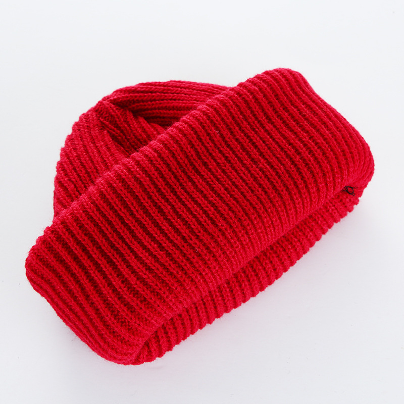 Winter warm, thickened, versatile European and American domed knitted hat, rolled-up fashionable hat, solid-color pullover adult woolen hat Application Scenario