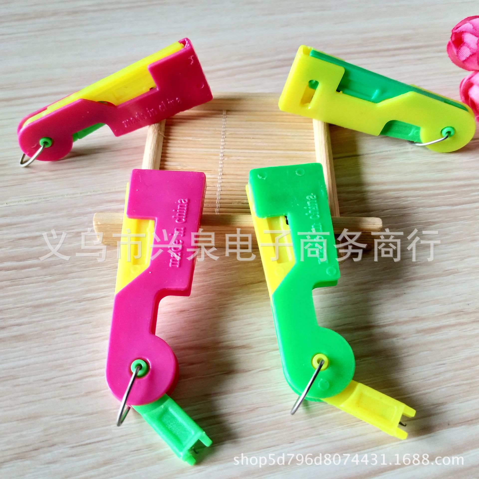 【 Zone 1-6 】 Needle Threading device 100 yuan per pack, 3000 cases of needle threading device, wire leading device, Old Lady's Home Products, one yuan small commodity wholesale details Picture