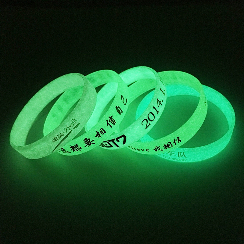 Pulseras de silicona de color sólido para niños y adultos pulseras de spot luminosas pulseras de tuanjian team team pulseras de goma Application Scenario