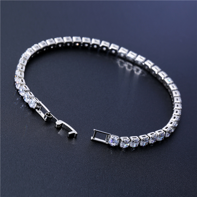 Hip-hop 4.0 bracelets, wholesale cross-border accessories for men and women in Europe and America, are selling well on Amazon and ebay. Micro-inlaid zircon bracelets Application Scenario
