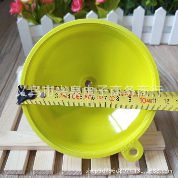 【 Zone 3-5 】 One box of 640 thickened color funnels, oil drain, kitchenware, water drain, wholesale supply at 1 or 2 yuan Application Scenario